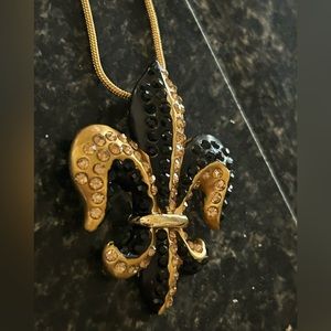Fleur de Lis necklace black and gold ⚜️🖤💛
